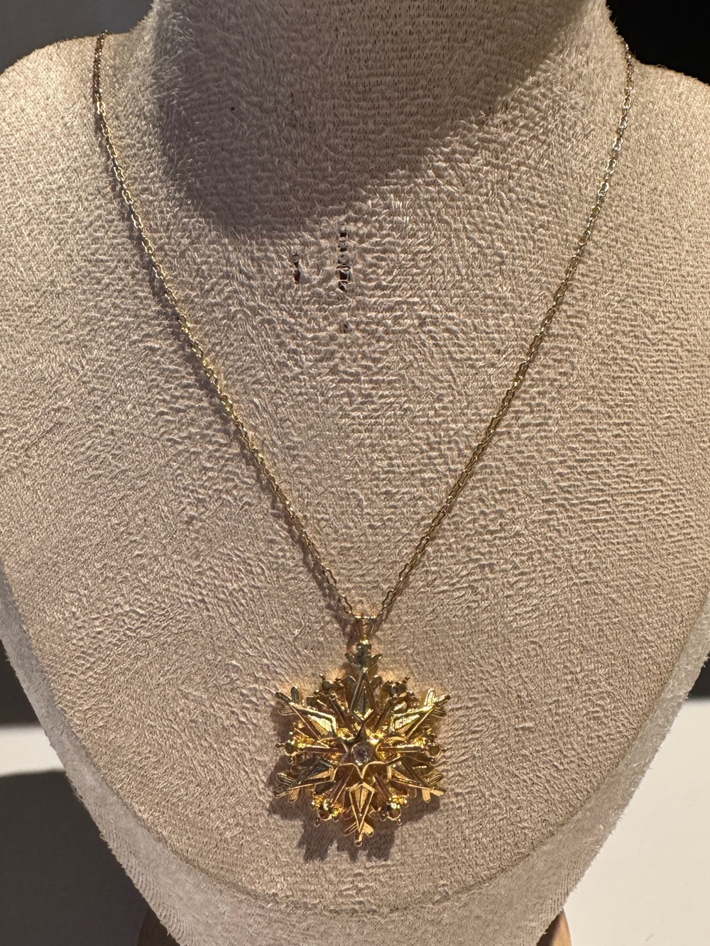 Snowflake Pendant Necklace - Elegant Women’s Jewelry